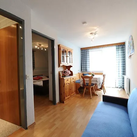 Alojamento de Acomodação e Pequeno-almoço Fruehstueckspension Lach 3*