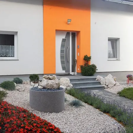 Fruehstueckspension Lach Alojamento de Acomodação e Pequeno-almoço 3*